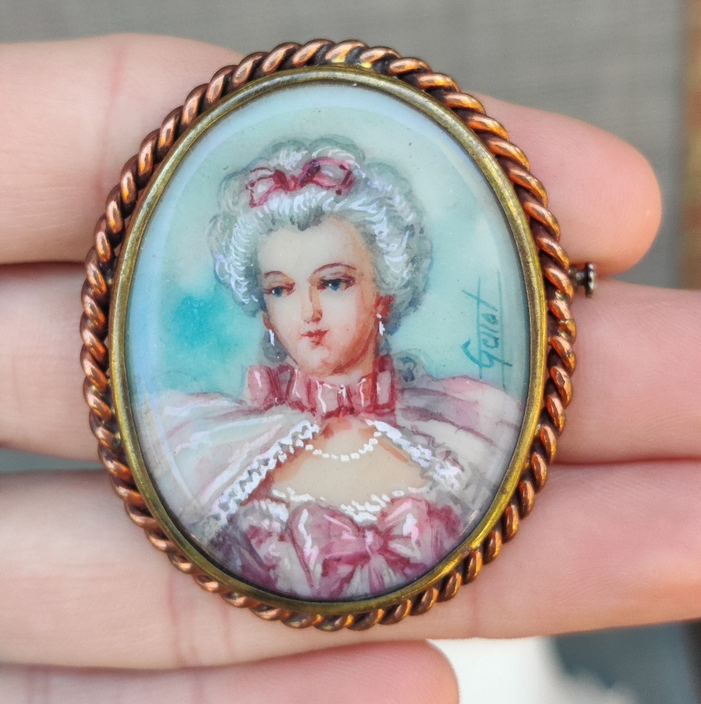 Antique Victorian Hand-painted Portrait Cameo - Picture 5 of 11
